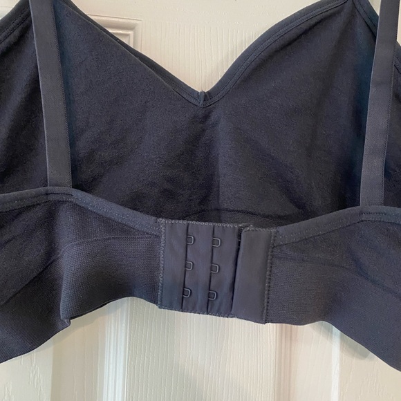 DKNY Black Seamless Bra with Adjustable Straps - Picture 3 of 5